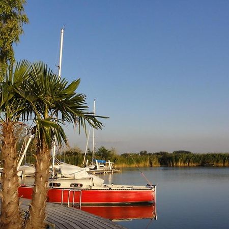 Hoteldorf Seepark Weiden Weiden am See Exterior photo