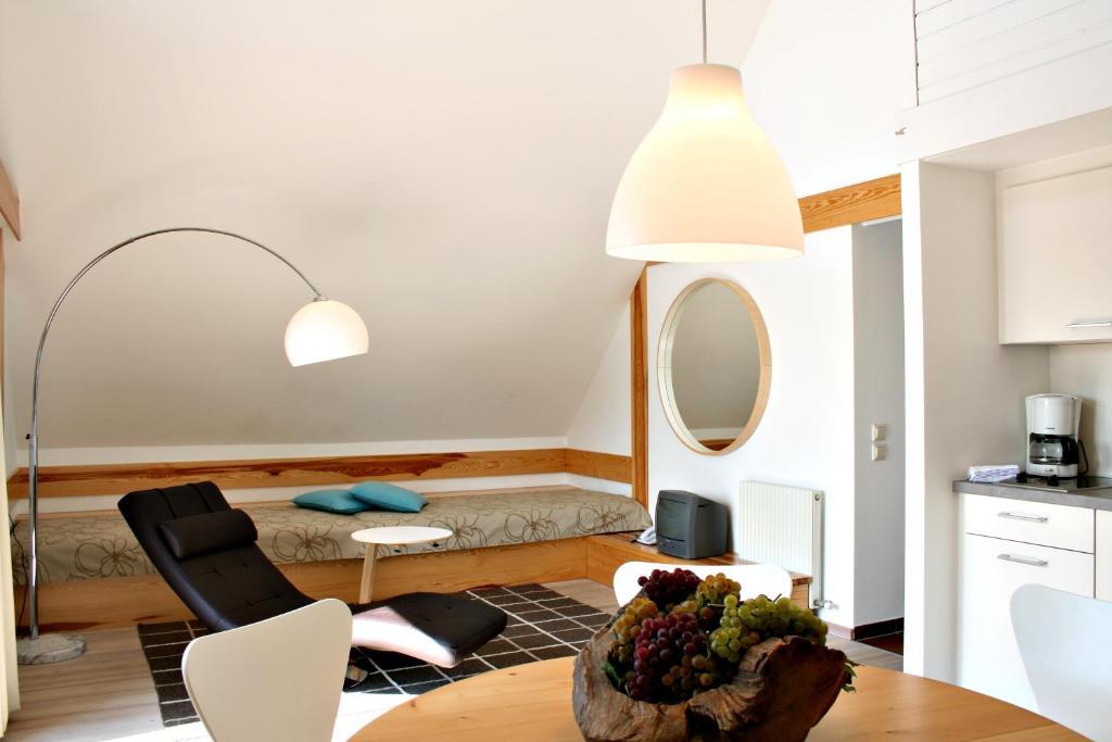 Hoteldorf Seepark Weiden Weiden am See Room photo